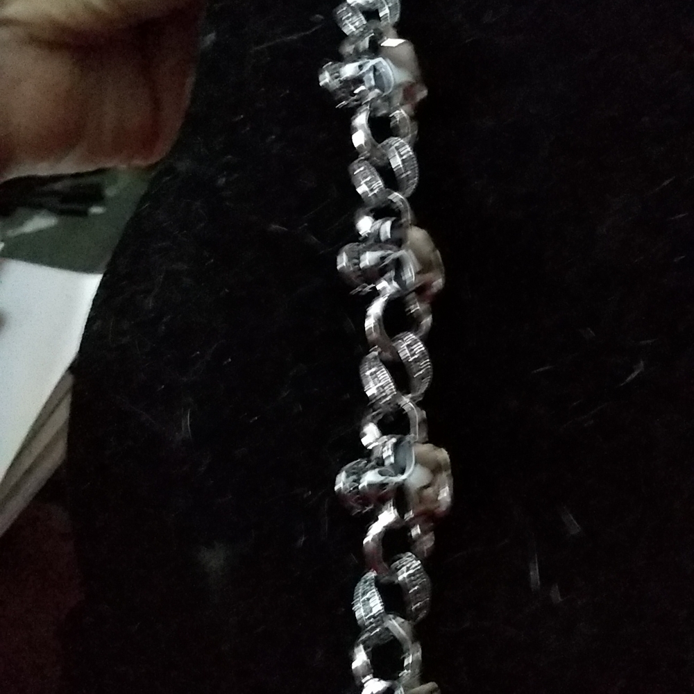 Five Smiling Skulls Bracelet - Picture 3 of 7